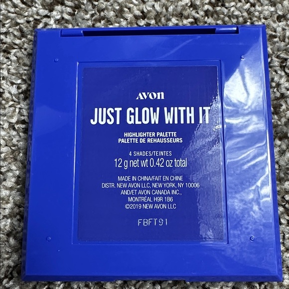 Avon just glow with it highlighter palette - Picture 4 of 6
